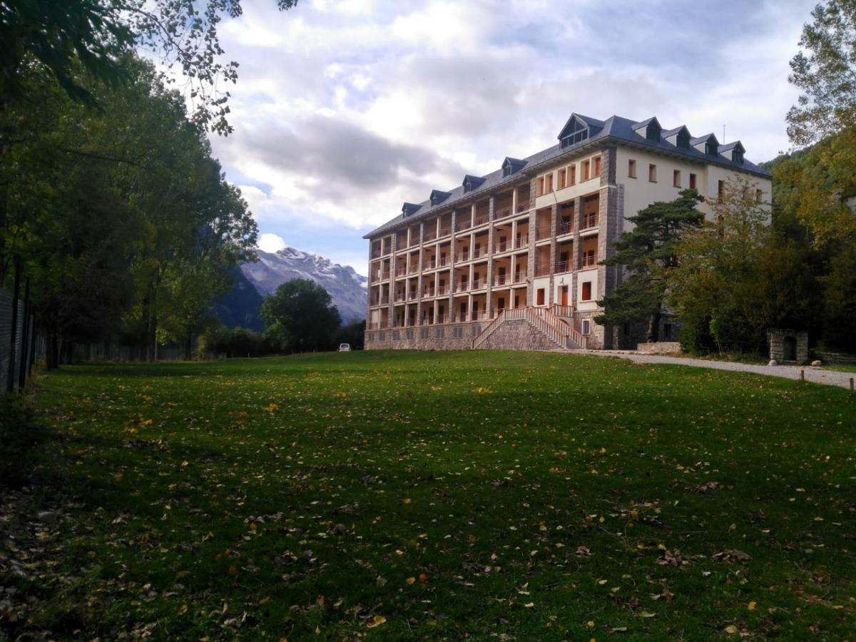 Albergue La Casa de Pineta Bielsa Exterior foto