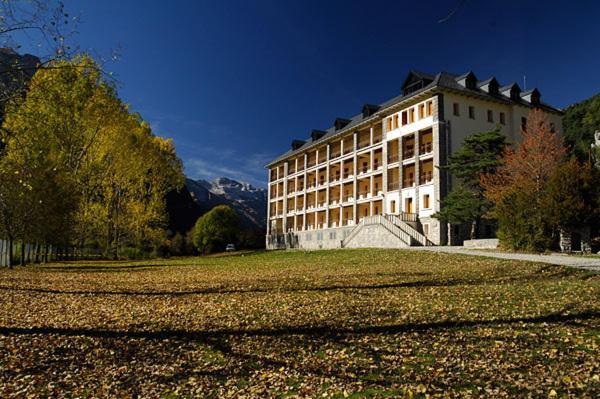 Albergue La Casa de Pineta Bielsa Exterior foto
